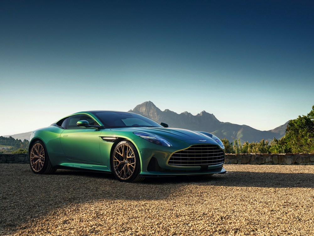 7 The New Aston Martin DB12_09 أستون مارتن دي بي 12 سيارة سياحية Aston Martin DB12