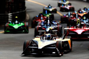 Jake Hughes, NEOM McLaren Formula E Team, e-4ORCE 04 Start