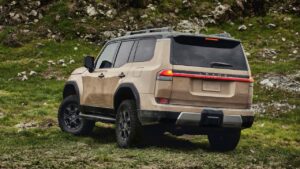 لكزس چي إكي Lexus GX ٢٠٢٤ سيارة الدفع الرباعي إلى جيلها الثالث