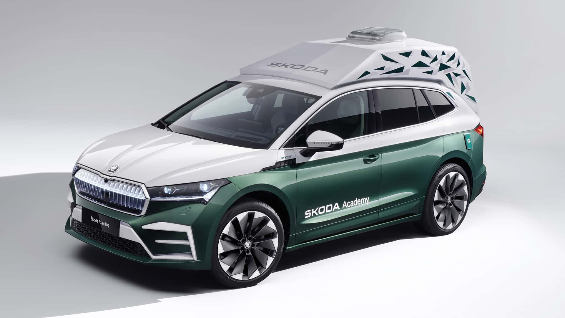 سيارة شكودا رودياك skoda roadiaq تظهر لأول مرة كسيارة تخييم لمرة واحدة تم إنتاجها بواسطة طلاب المدرسة المهنية