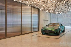 أستون مارتن Aston Martin تفتتح مركز كيو نيويورك لتجارب التخصيص المميزة للعملاء Garruppo