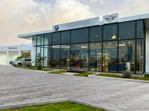 تستقبل مجموعة جلوبال أوتو للسيارات، الوكيل الرسمي لسيارات BMW وMINI في مصر، موسم الصيف بافتتاح مركز خدمة جديد للصيانة السريعة والدورية في الساحل الشمالي تيسيراً على عملاء العلامتين الألمانيتين الفاخرتين وتقديم مزيد من العناية الشاملة لسياراتهم طوال أشهر الصيف.