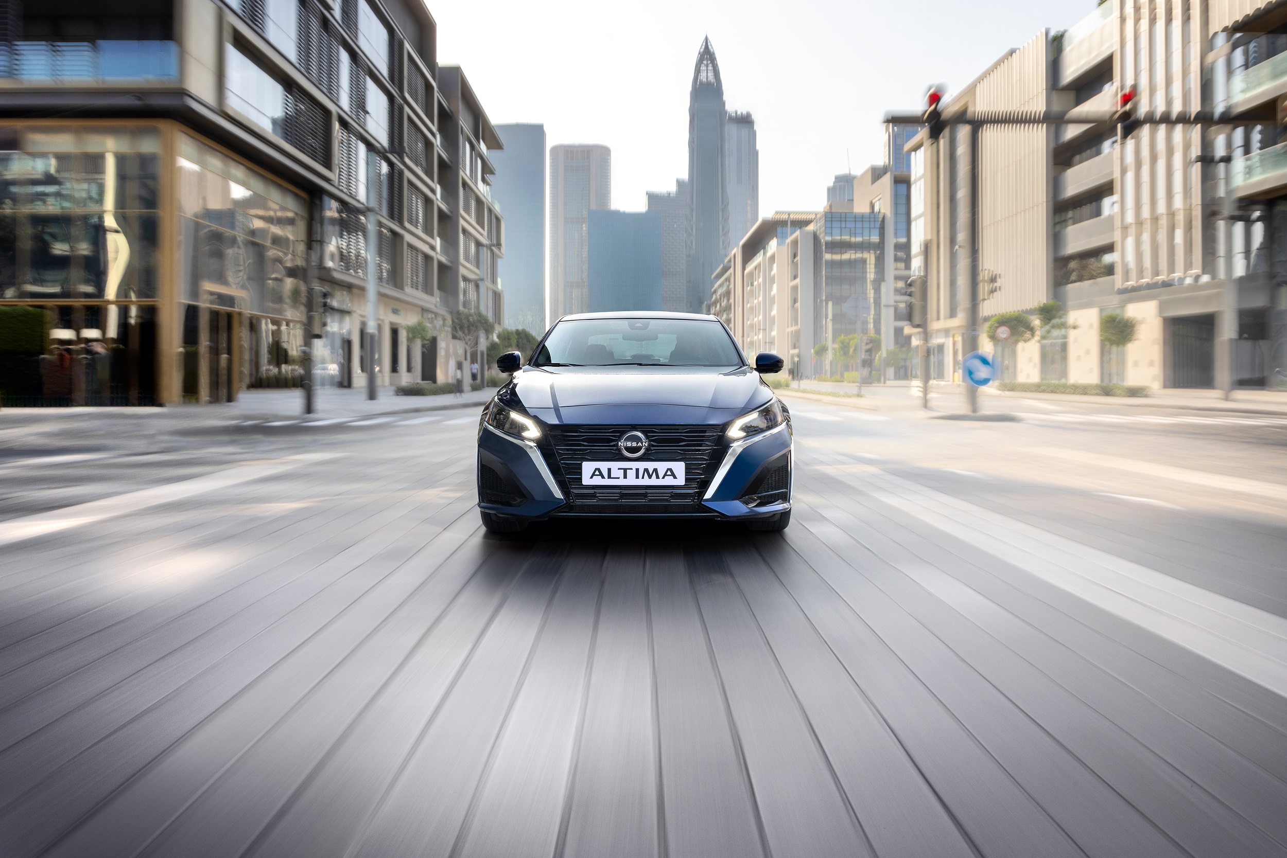 سيارة نيسان ألتيما إس إل Nissan Altima SL مظهر رياضي أنيق