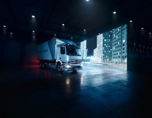 eActros, Actros, eMobility, electric, blue, dark