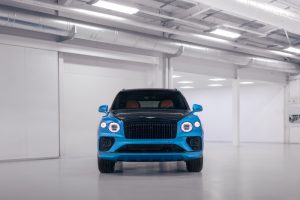 1 Bentayga Kingfisher EWB Front View