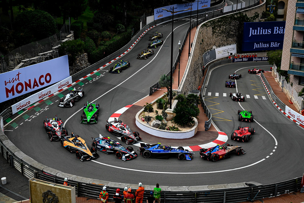 CIRCUIT DE MONACO, MONACO - MAY 06: Edoardo Mortara, Maserati MSG Racing, Maserati Tipo Folgore leads Sergio Sette Camara, NIO 333 FE Team, NIO 333 ER9 and Pascal Wehrlein, TAG Heuer Porsche Formula E Team, Porsche 99X Electric Gen3 in the middle of the pack during the Monaco ePrix at Circuit de Monaco on Saturday May 06, 2023 in Monte Carlo, Monaco. (Photo by Sam Bagnall / LAT Images)