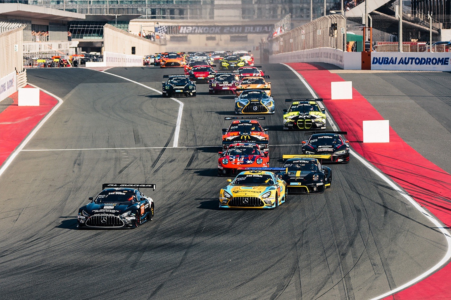 1 24H Dubai Race Start 2