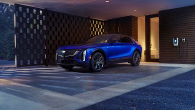 Front 3/4 view of the 2025 Cadillac LYRIQ Sport.