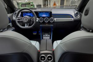 Mercedes-Benz EQB 350 4MATIC (WLTP: Stromverbrauch kombiniert: 17,1-19,2 kWh/100 km; CO2-Emissionen kombiniert: 0 g/km); Exterieur: AMG Line, MANUFAKTUR mountaingrau magno. Interieur: sage grey black;WLTP: Stromverbrauch kombiniert: 17,1-19,2 kWh/100 km; CO2-Emissionen kombiniert: 0 g/km*

Mercedes-Benz EQB 350 4MATIC (WLTP: Combined electric energy consumption: 17.1-19.2 kWh/100 km; combined CO2 emissions: 0 g/km); Exterior: AMG Line, MANUFAKTUR mountaingrau magno, Interior: sagegrey schwarz;WLTP: Combined electric energy consumption: 17.1-19.2 kWh/100 km; combined CO2 emissions: 0 g/km*