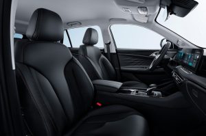 4 - The New MG HS Front Seat
