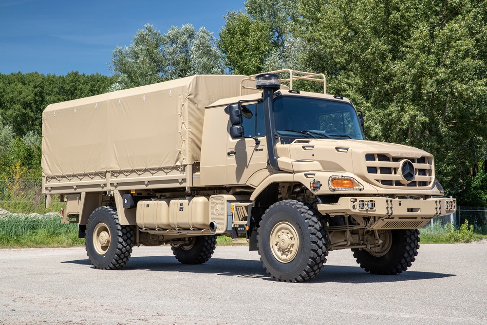 Mercedes-Benz Zetros, ähnlich dem ausgestelltem Fahrzeug Mercedes-Benz Zetros, similar to exhibited one