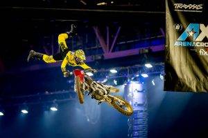 4 AX_WEMBLEY_24_TOP 100_SOCIAL-74