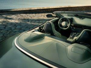 9 Aston Martin Vanquish Volante_23