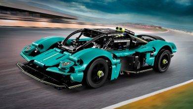 1 LEGO®Technic™AstonMartinValkyrie1