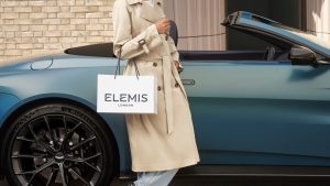 2 ELEMIS_AM_AMLPARTNERSHIPLAUNCH_BRANDEDBAG_MODEL