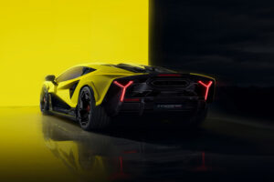 2 Lamborghini Fenomeno 3-4 Rear 1