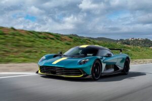 7 Aston Martin Valhalla_1