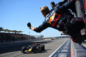 AUSTIN, TEXAS - OCTOBER 19: The Oracle Red Bull Racing team cheer as Race winner Max Verstappen of the Netherlands driving the (1) Oracle Red Bull Racing RB21 crosses the finish line during the F1 Grand Prix of United States at Circuit of The Americas on October 19, 2025 in Austin, Texas. (Photo by Sam Bagnall/Sutton Images) // Getty Images / Red Bull Content Pool // SI202510191335 // Usage for editorial use only //