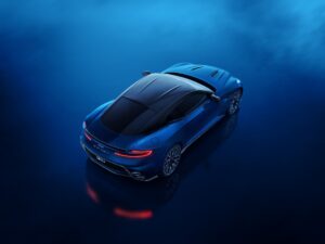 3 Aston Martin DB12 S_03