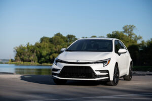 2026_Corolla_XSE_WindChillPearl_052-1500x1000