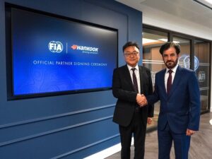 1 FIA President Mohammed Ben Sulayem with Jongho Park, President & COO, Hankook Tire Europe
