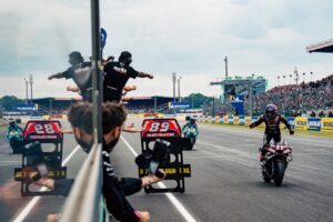 1 ApriliaRacing_LEMANSGP05_Sunday_04