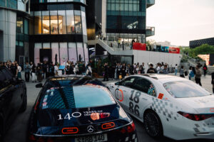 140 Years. 140 Places. Impressionen von der neuen S‑Klasse unterwegs in China, mit Stopps in Peking und anderen Orten 140 Years. 140 Places. Impressions of the new S‑Class on the road in China with stops in Beijing and other locations.