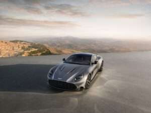 1 Aston Martin Vanquish 25_01