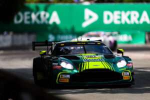2 Vantage racing in DTM