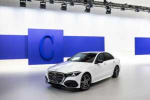 Vertraute Stärke auf einem neuen Niveau: Die neue Mercedes-Benz C Klasse bleibt sich treu – und wächst über sich hinausThe new Mercedes-Benz C-Class: Refined strength. Trusted continuity.