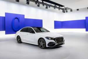 Vertraute Stärke auf einem neuen Niveau: Die neue Mercedes-Benz C Klasse bleibt sich treu – und wächst über sich hinausThe new Mercedes-Benz C-Class: Refined strength. Trusted continuity.