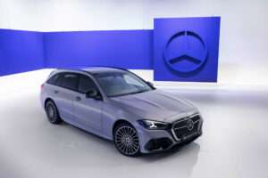 Vertraute Stärke auf einem neuen Niveau: Die neue Mercedes-Benz C Klasse bleibt sich treu – und wächst über sich hinausThe new Mercedes-Benz C-Class: Refined strength. Trusted continuity.