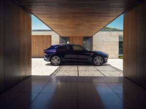 2 Aston Martin DBX GT_3