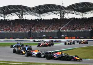 KUALA LUMPUR, MALAYSIA - OCTOBER 04: Max Verstappen of the Netherlands driving the (3) Oracle Red Bull Racing RB22 Red Bull Ford Powertrains leads Liam Lawson of New Zealand driving the (30) Visa Cash App Racing Bulls VCARB 03 RB Ford on track during the F1 Grand Prix of Bahrain in Malaysia at Sepang Circuit on October 04, 2026 in Kuala Lumpur, Malaysia. (Photo by Rudy Carezzevoli/Getty Images) // Getty Images / Red Bull Content Pool // SI202610040283 // Usage for editorial use only //